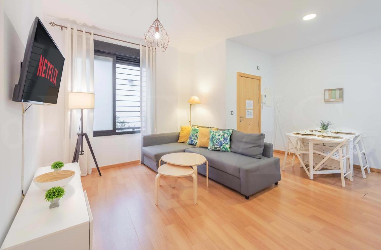 Relaxing Apartment With Community Pool & Parking- Center マラガ エクステリア 写真