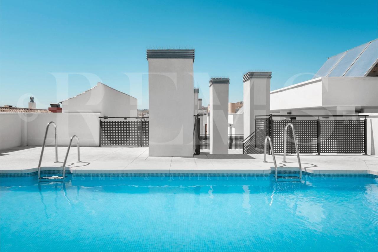 Relaxing Apartment With Community Pool & Parking- Center マラガ エクステリア 写真