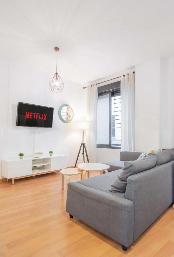Relaxing Apartment With Community Pool & Parking- Center マラガ エクステリア 写真