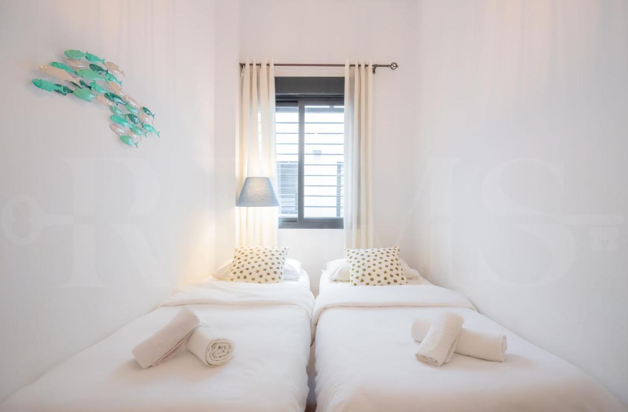 Relaxing Apartment With Community Pool & Parking- Center マラガ エクステリア 写真