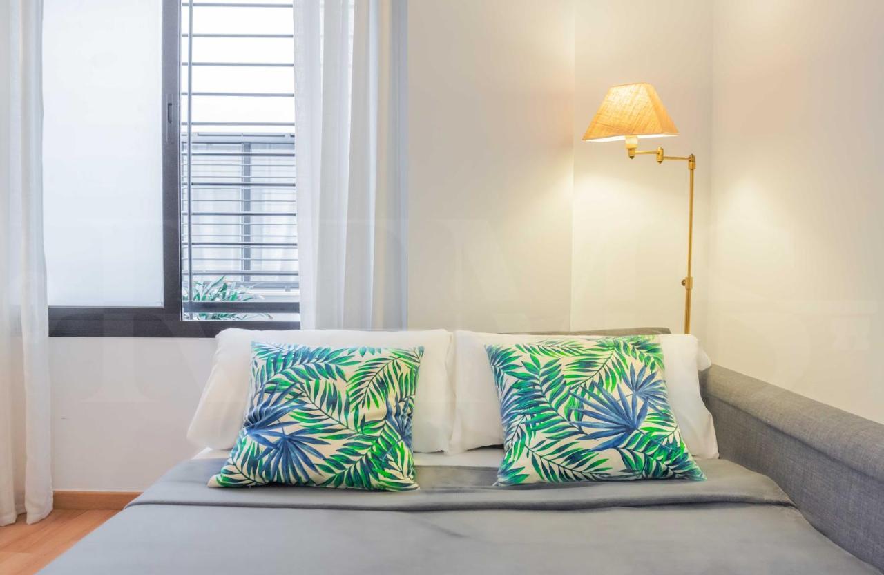 Relaxing Apartment With Community Pool & Parking- Center マラガ エクステリア 写真